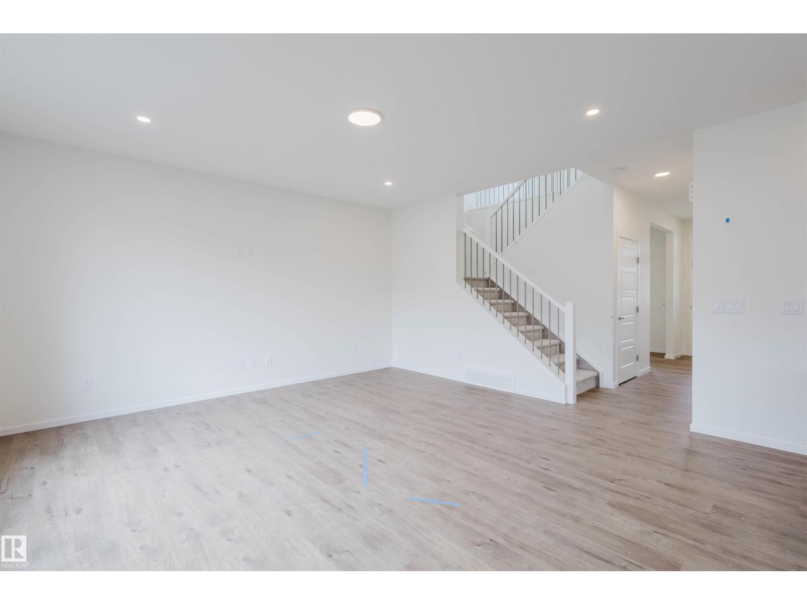 Photo 19 of 2040 209 St Nw, Edmonton AB