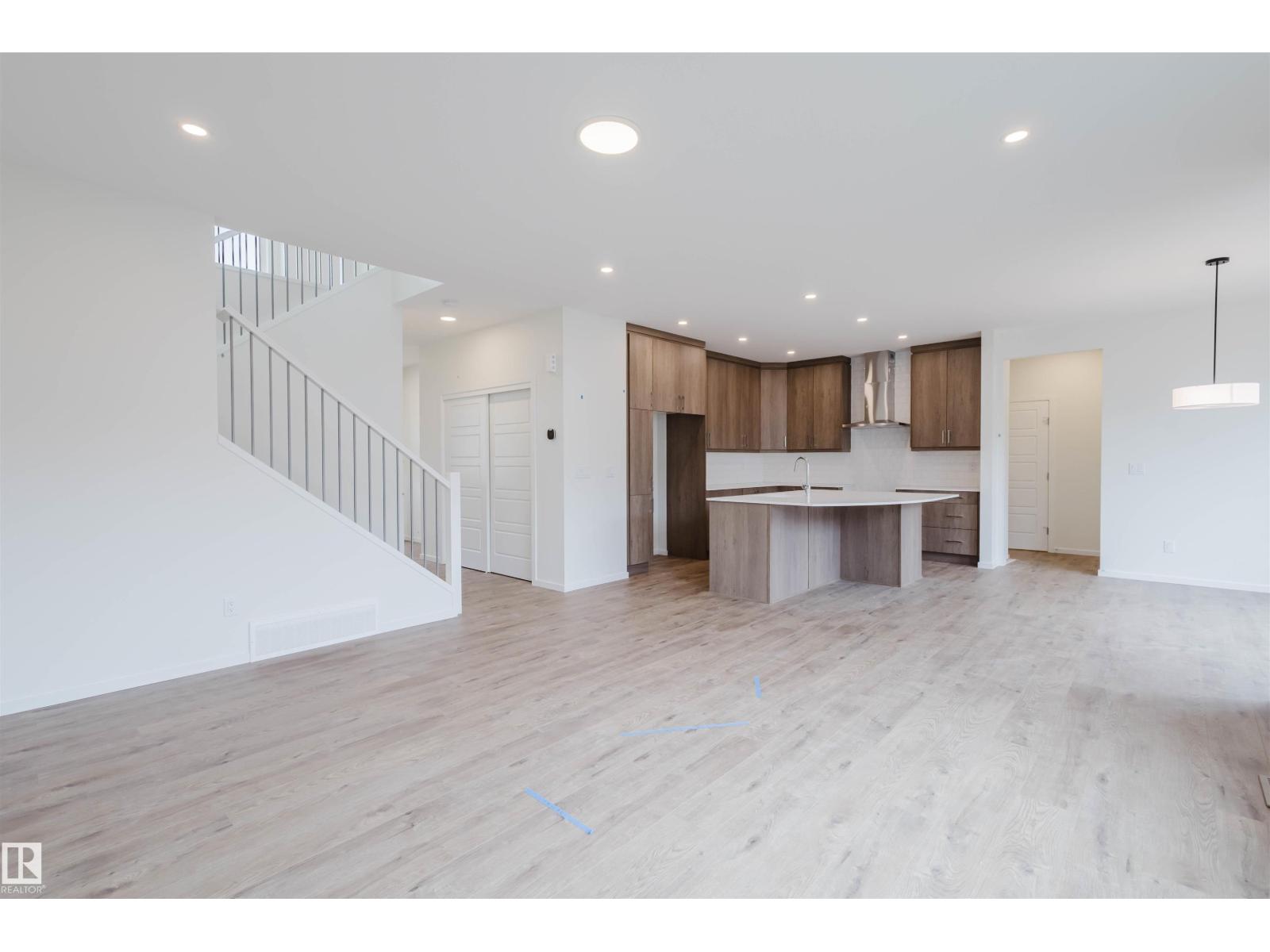 Photo 36 of 2040 209 St Nw, Edmonton AB