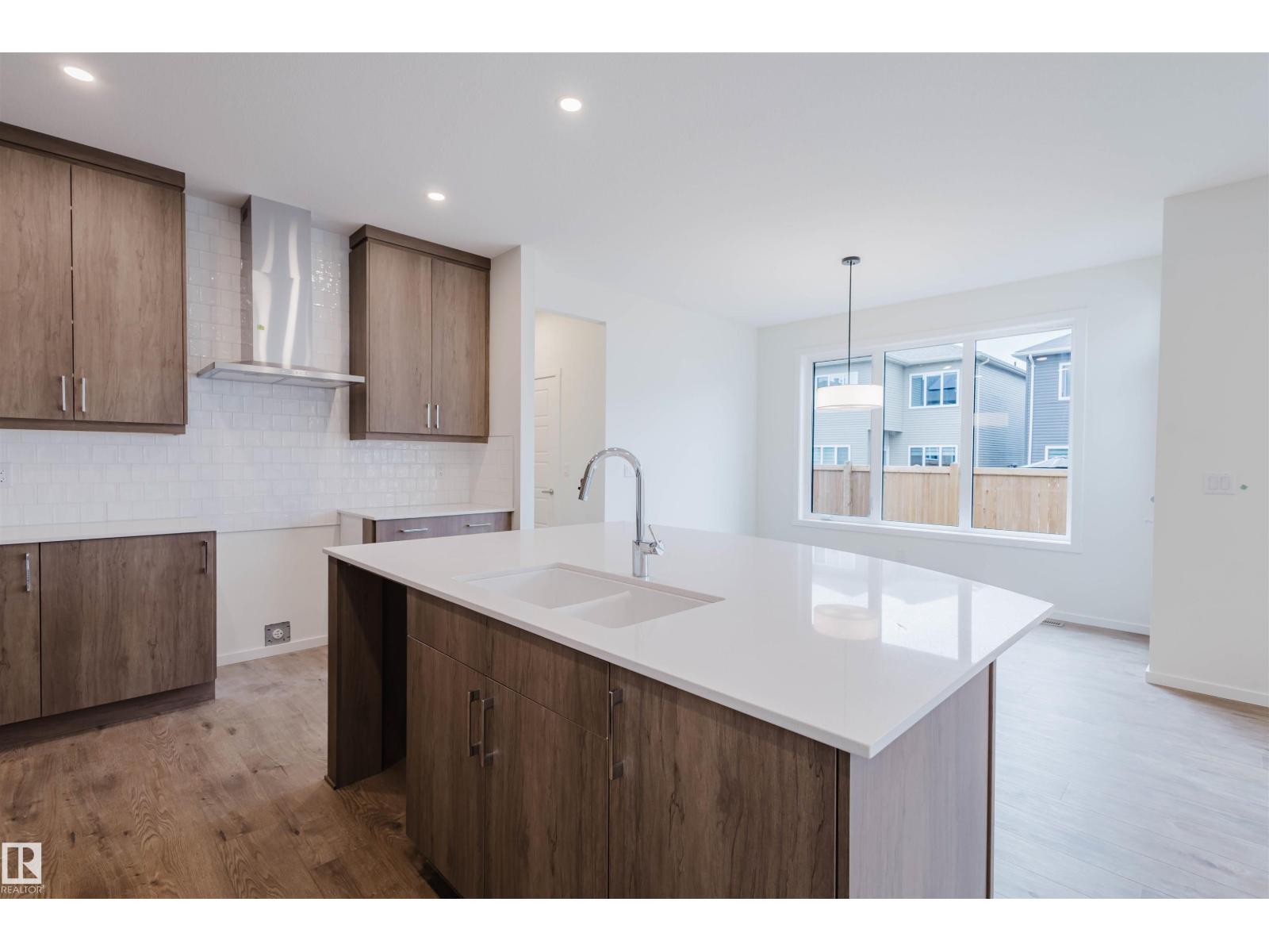 Photo 47 of 2040 209 St Nw, Edmonton AB