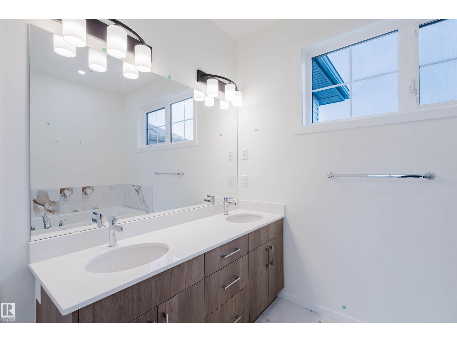 Photo 50 of 2040 209 St Nw, Edmonton AB