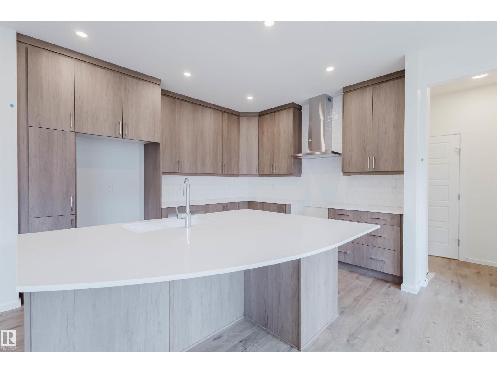 Photo 27 of 2040 209 St Nw, Edmonton AB