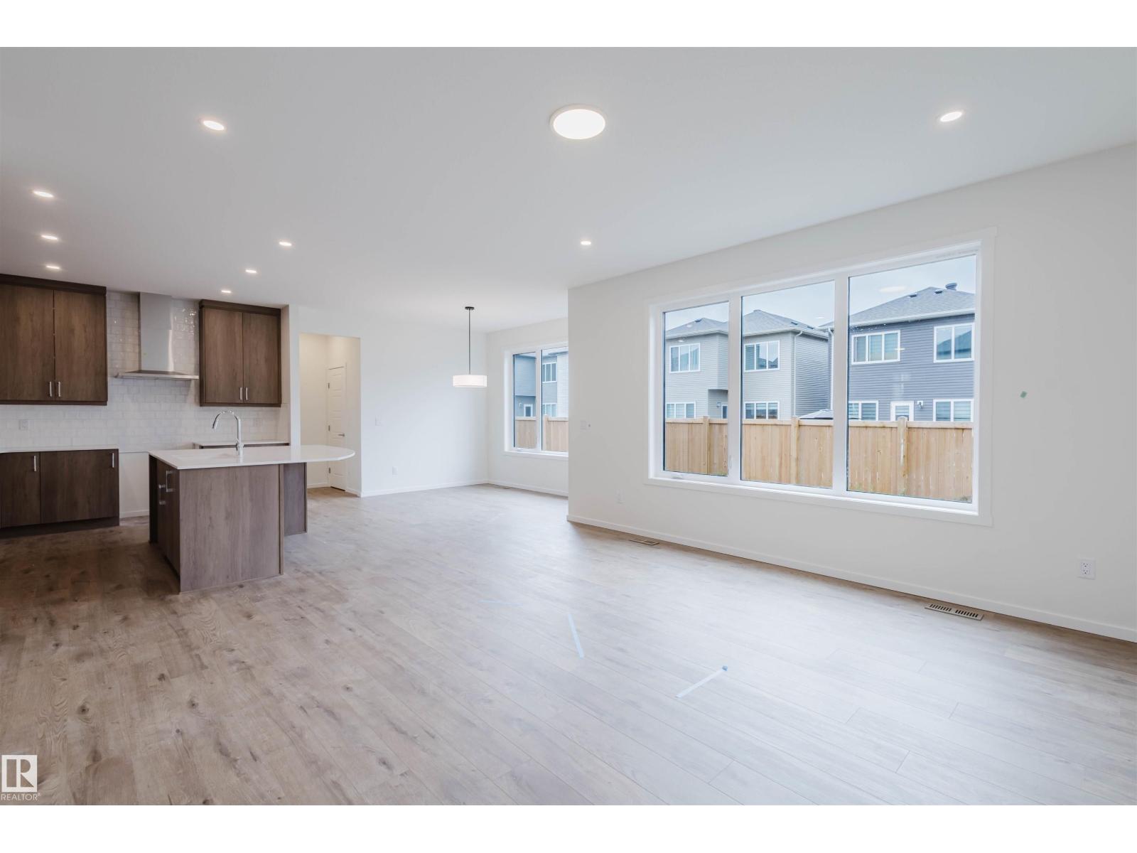 Photo 33 of 2040 209 St Nw, Edmonton AB