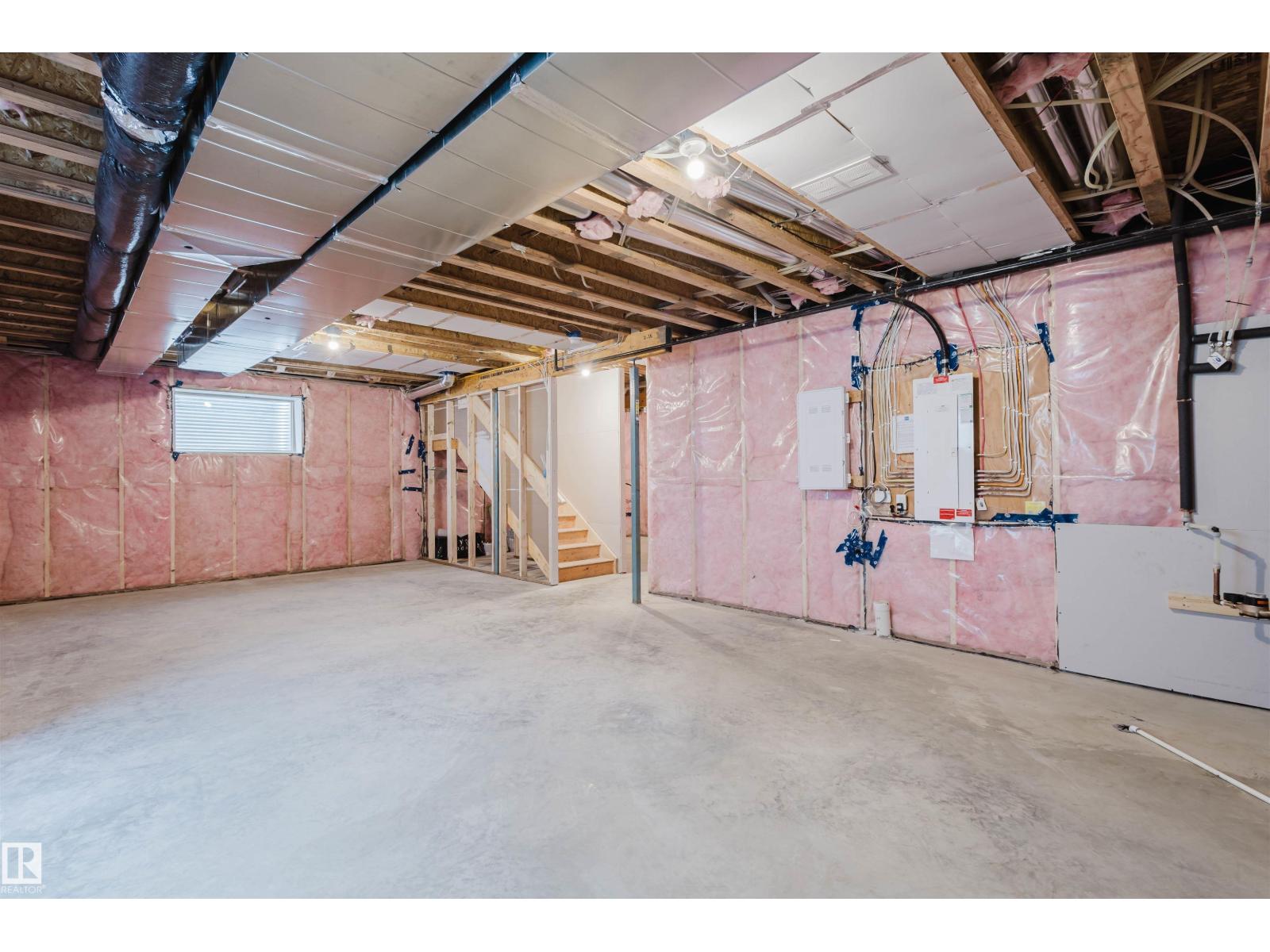 Photo 15 of 2040 209 St Nw, Edmonton AB