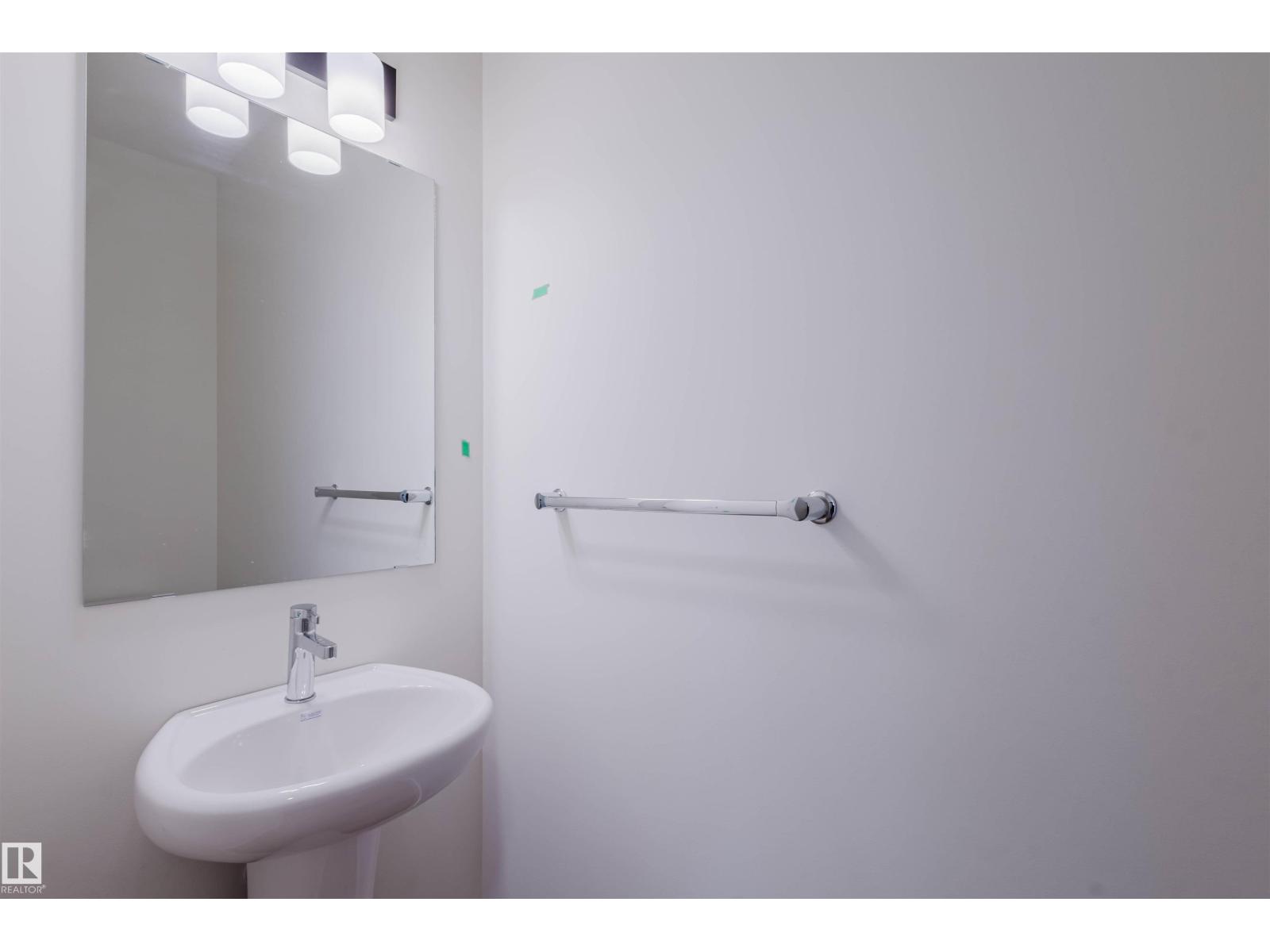 Photo 5 of 2040 209 St Nw, Edmonton AB