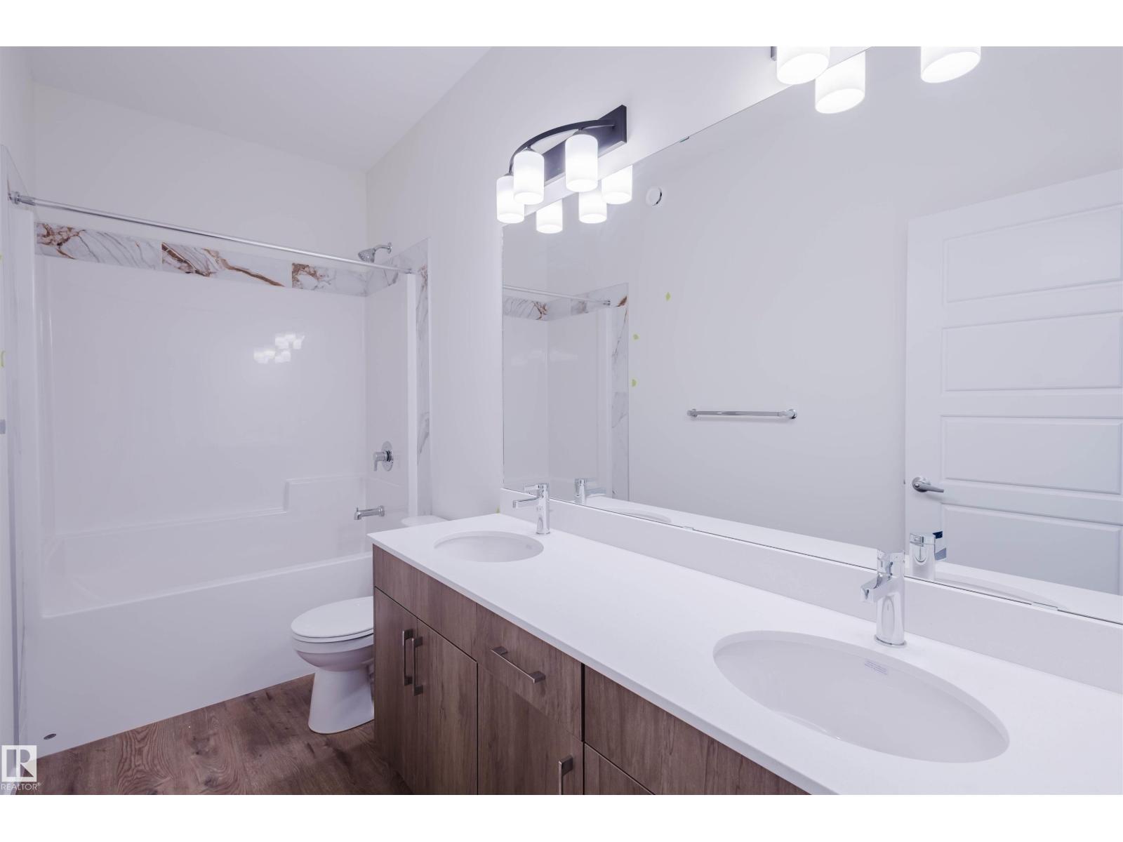 Photo 13 of 2040 209 St Nw, Edmonton AB