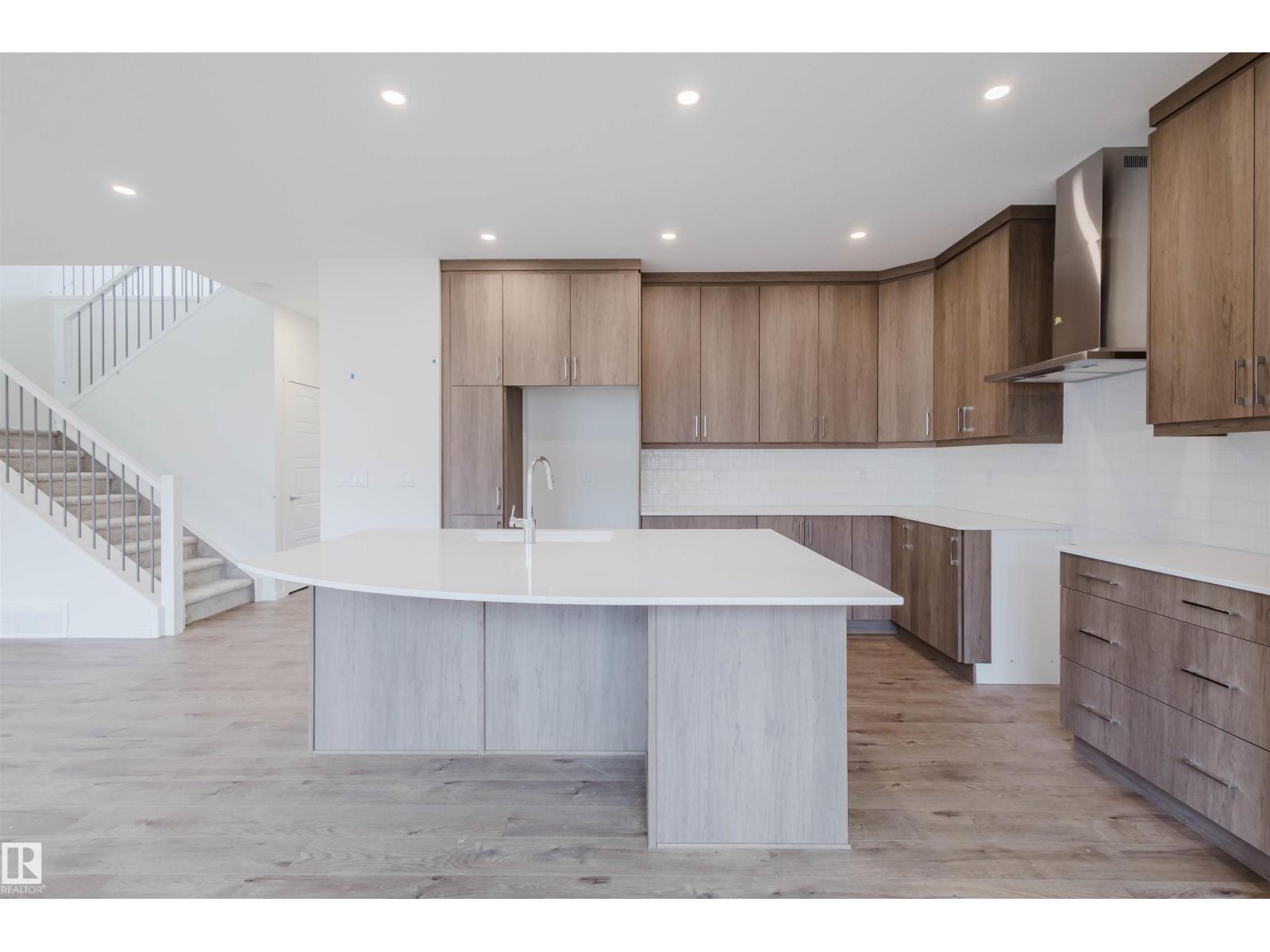 Photo 22 of 2040 209 St Nw, Edmonton AB