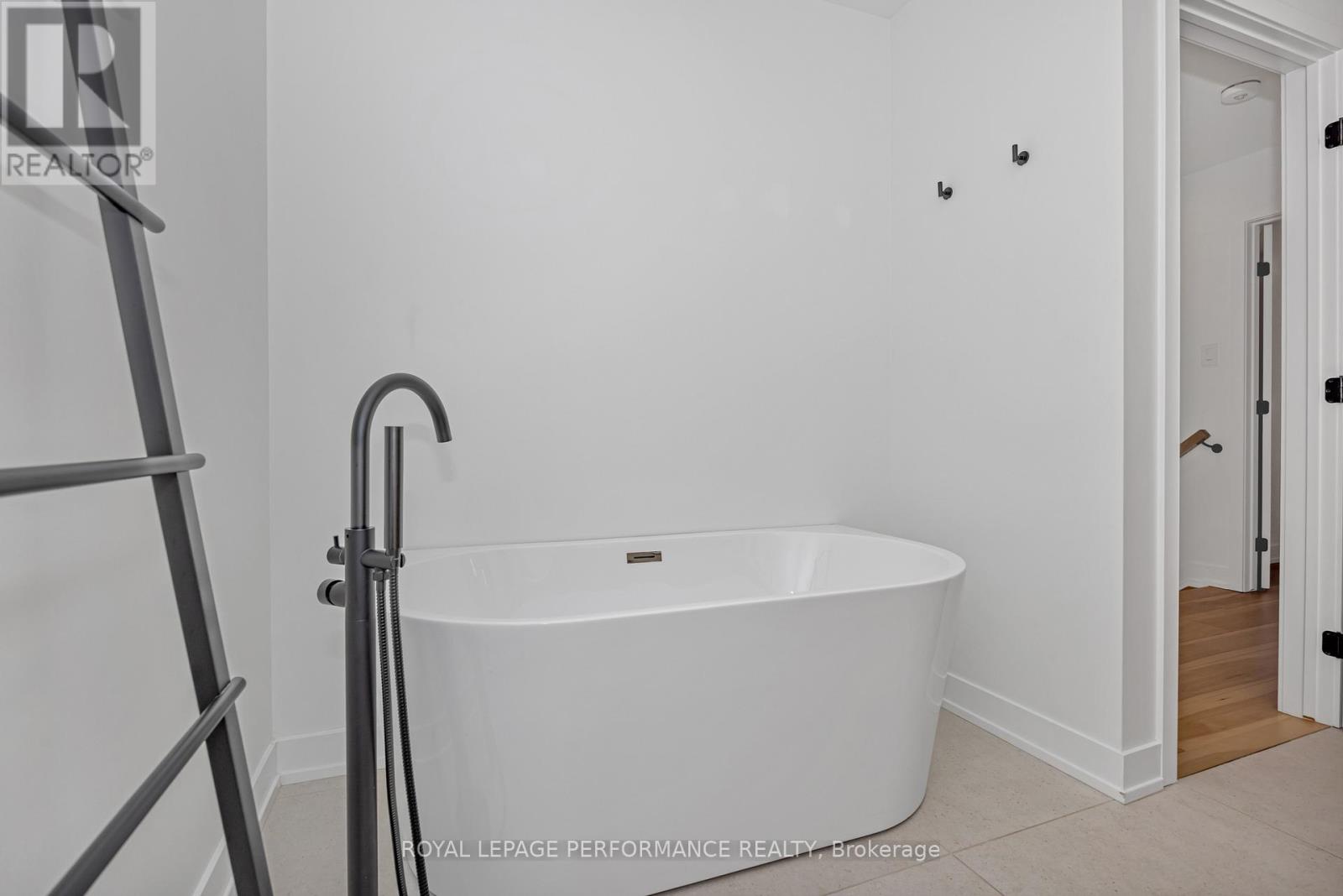 Photo 26 of 80 Dagmar Avenue, Ottawa ON