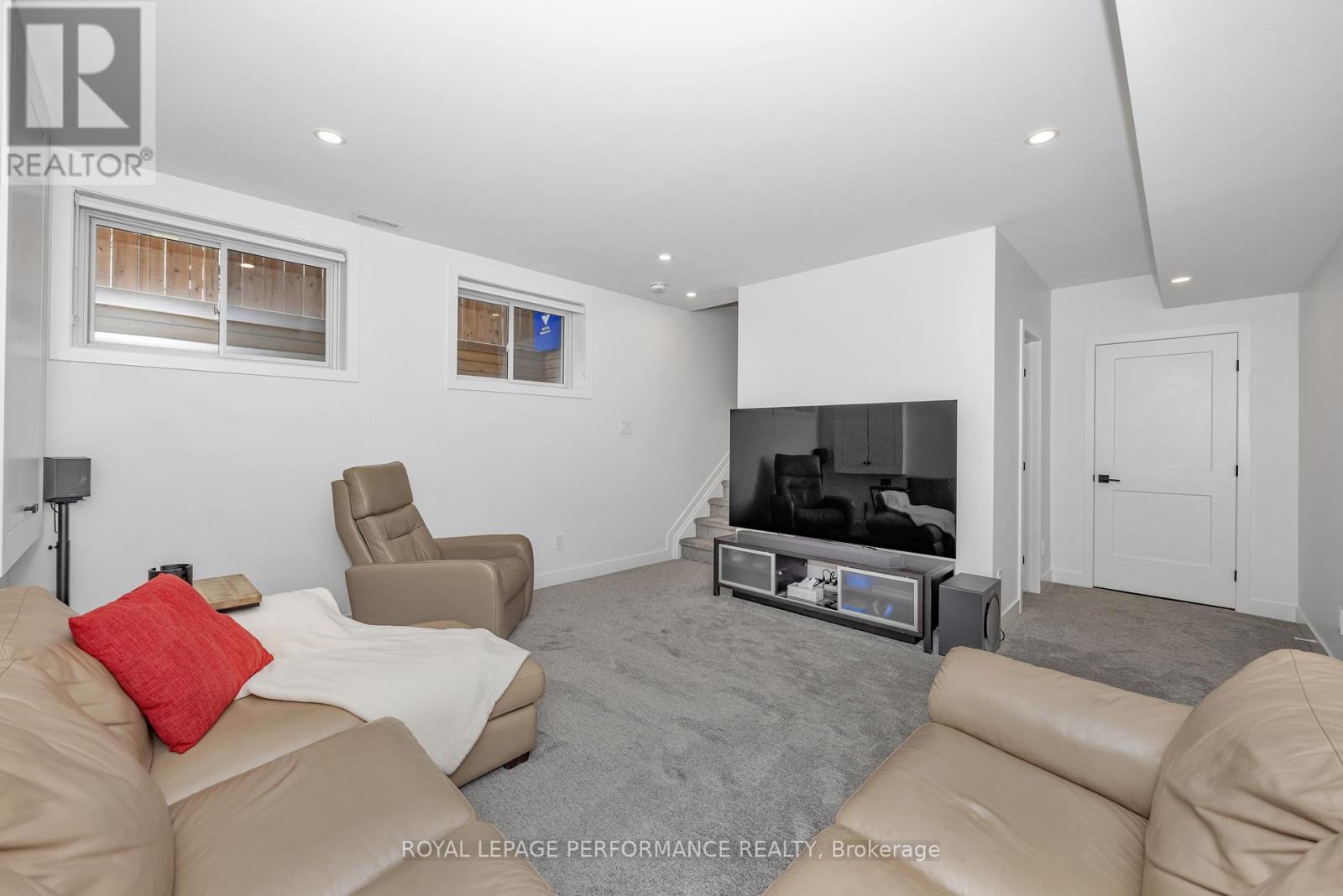 Photo 16 of 80 Dagmar Avenue, Ottawa ON
