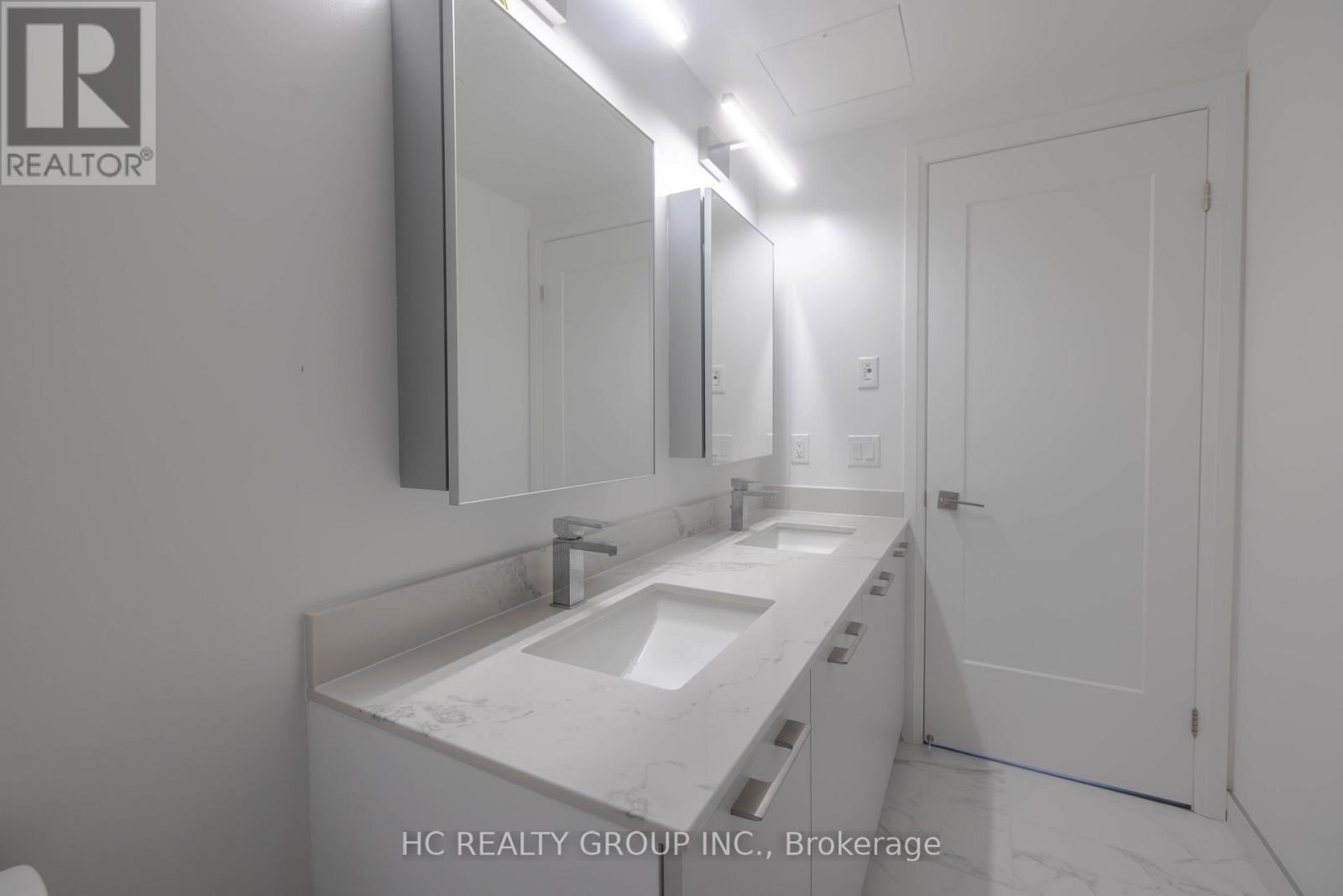 Photo 12 of 2710 8 Water Walk Drive, Markham ON