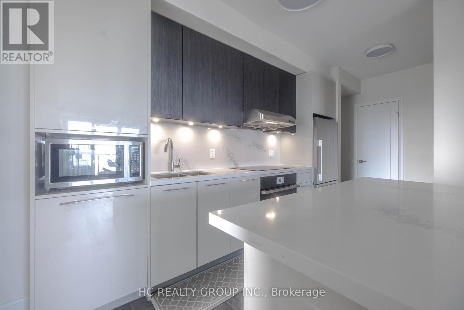 Photo 18 of 2710 8 Water Walk Drive, Markham ON