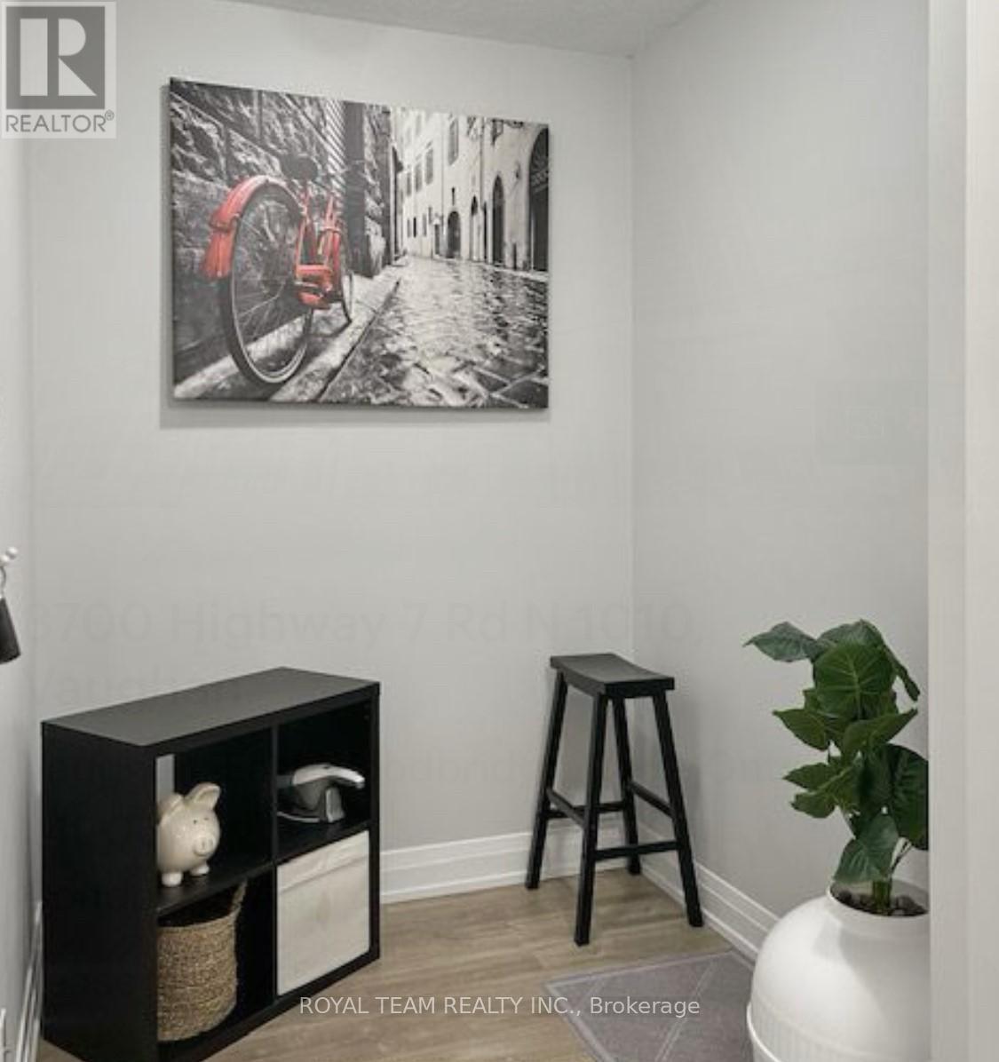 Photo 2 of 1010 3700 Highway 7 Road N, Vaughan ON