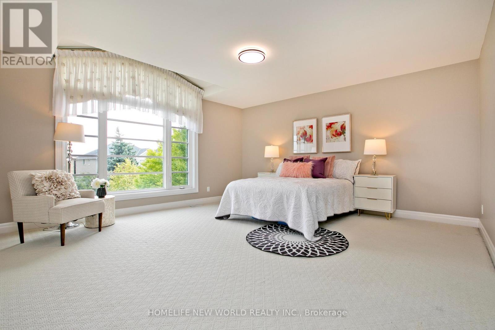 Photo 8 of 64 Clarendon Drive, Richmond Hill ON