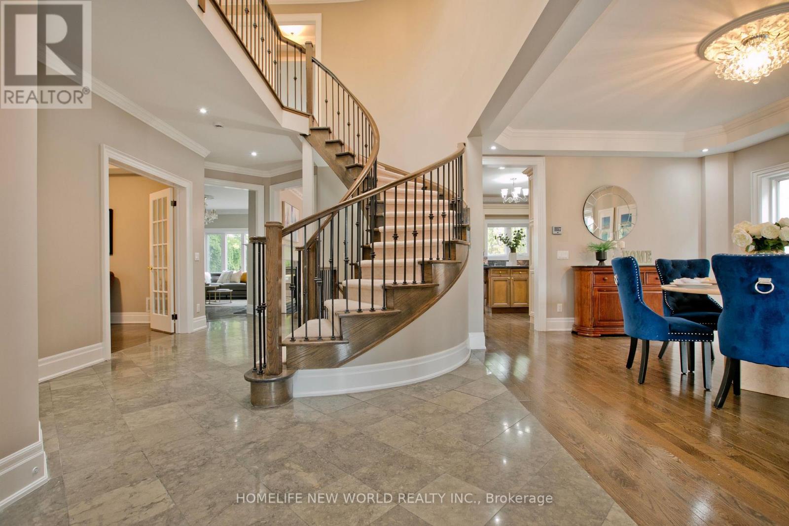 Photo 33 of 64 Clarendon Drive, Richmond Hill ON