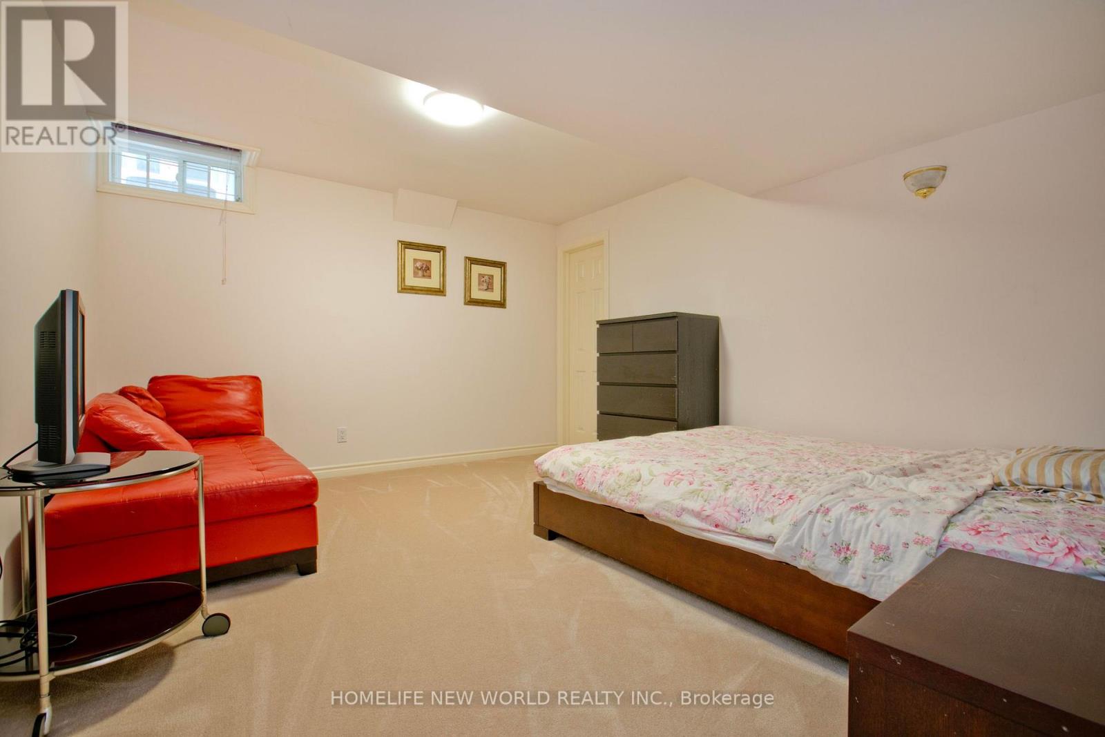 Photo 35 of 64 Clarendon Drive, Richmond Hill ON