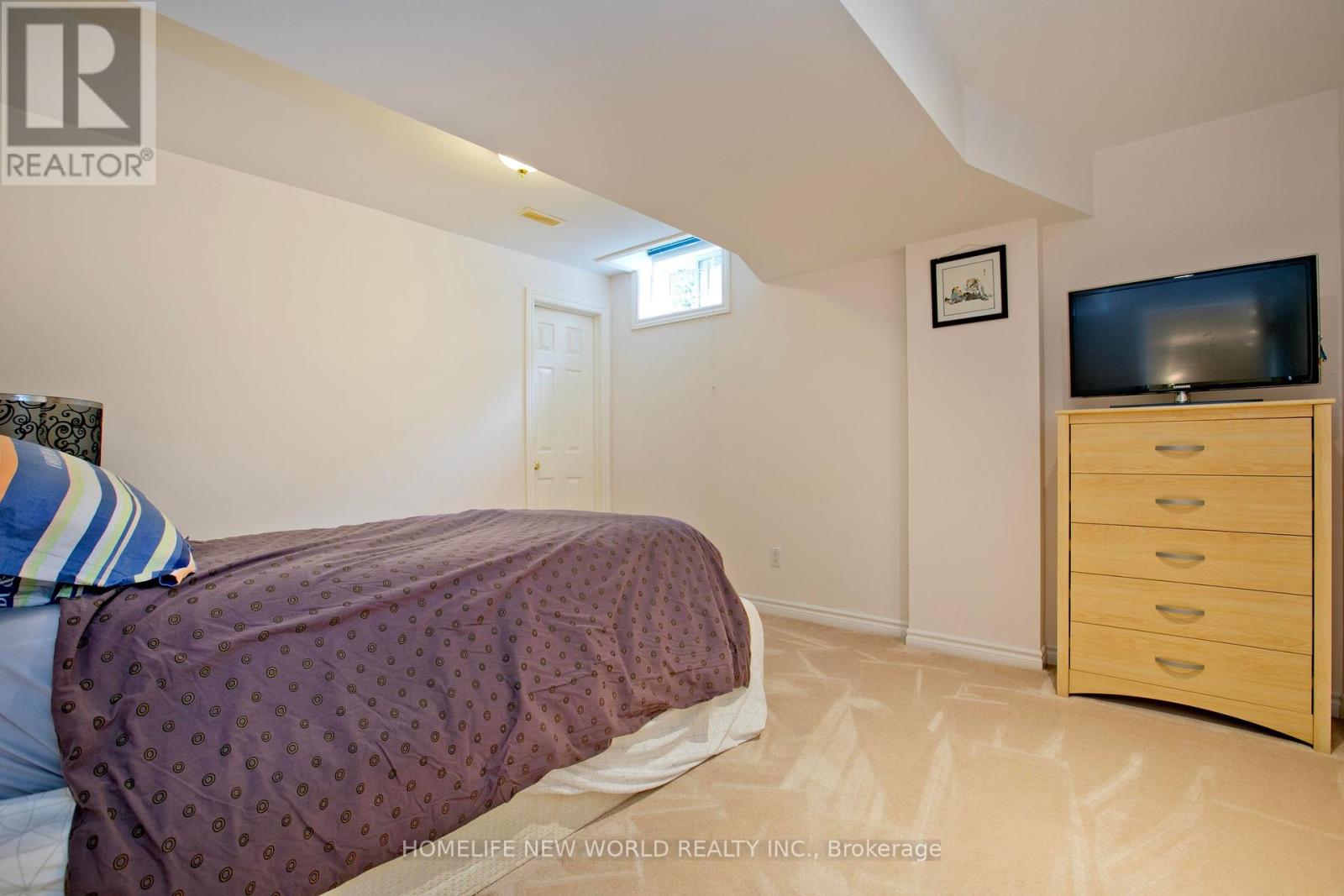 Photo 6 of 64 Clarendon Drive, Richmond Hill ON