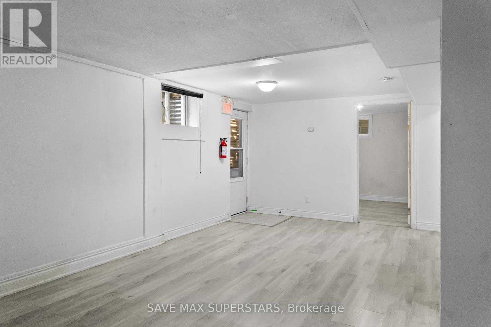 Photo 22 of 71 College Crescent, Barrie ON