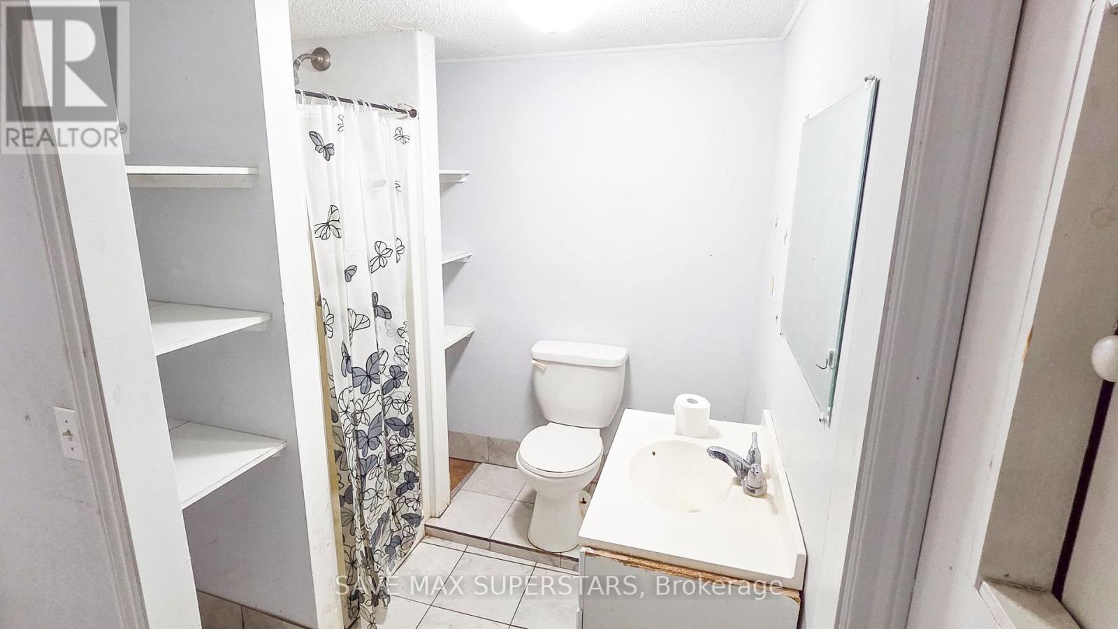 Photo 34 of 71 College Crescent, Barrie ON