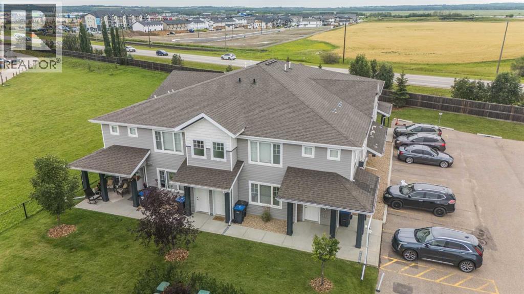 Photo 13 of 100 44 Reid Court, Sylvan Lake AB