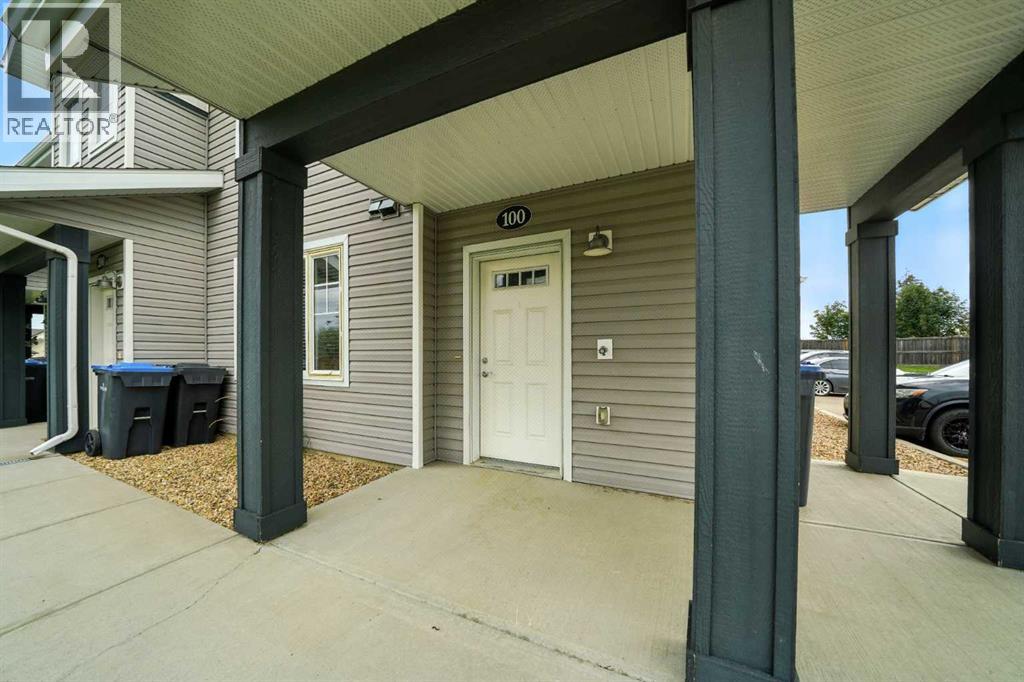 Photo 20 of 100 44 Reid Court, Sylvan Lake AB