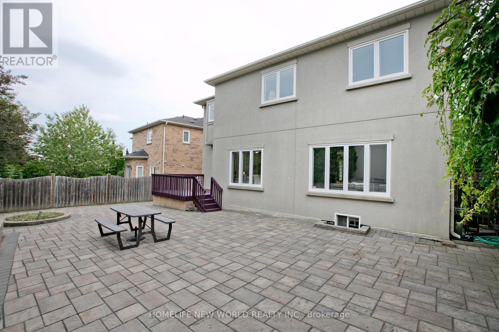 Photo 5 of 64 Clarendon Drive, Richmond Hill ON