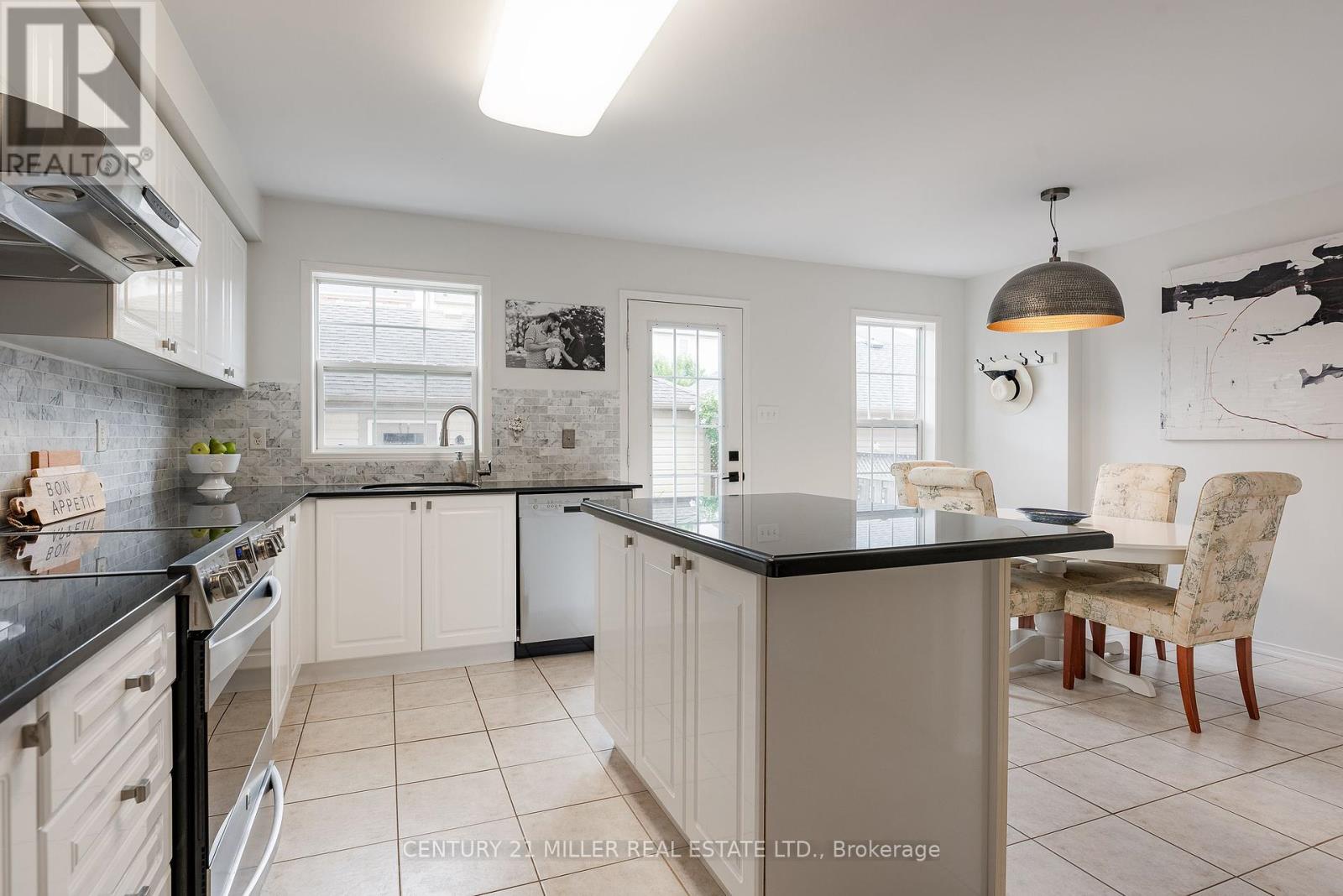 Photo 12 of 203 Gatwick Drive, Oakville ON