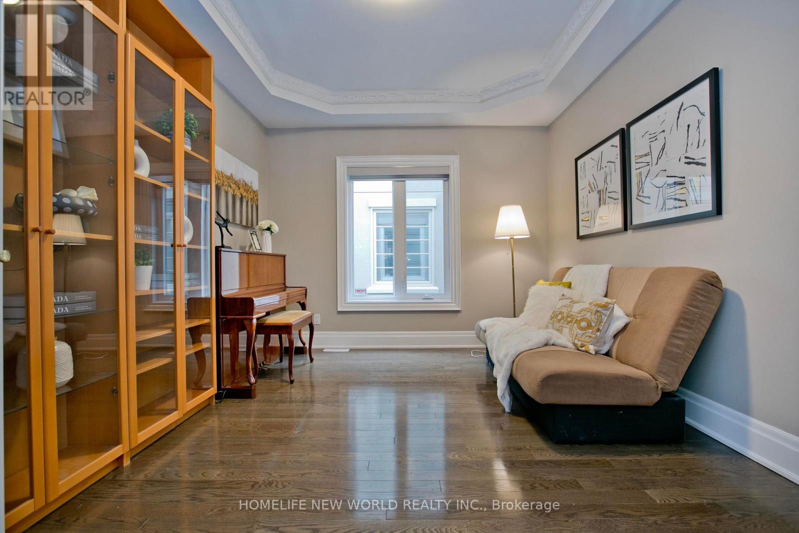 Photo 29 of 64 Clarendon Drive, Richmond Hill ON