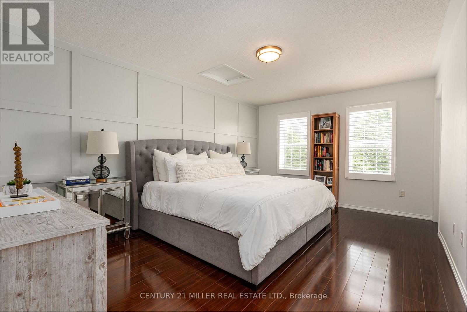 Photo 17 of 203 Gatwick Drive, Oakville ON