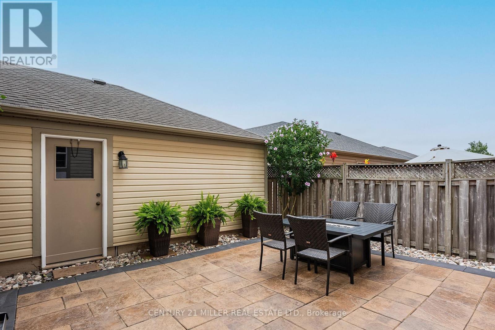 Photo 31 of 203 Gatwick Drive, Oakville ON