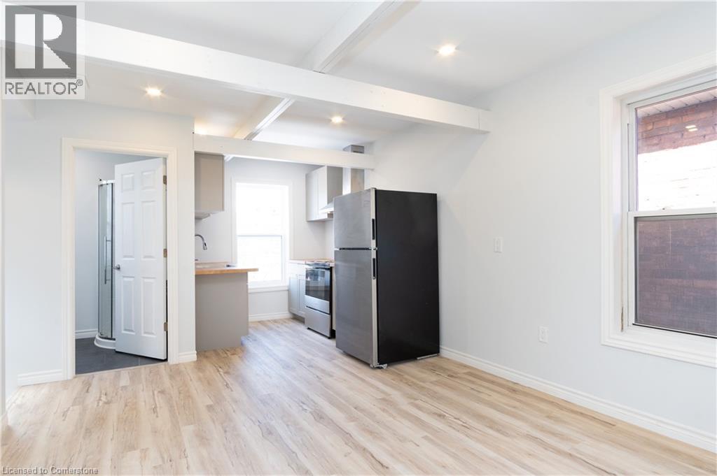 Photo 10 of 45 Fairleigh Avenue N Unit 2, Hamilton ON