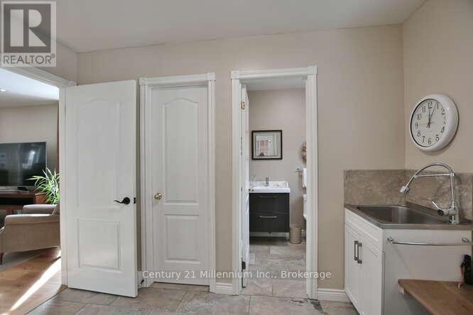 Photo 5 of 680 Mountain Road, Collingwood ON