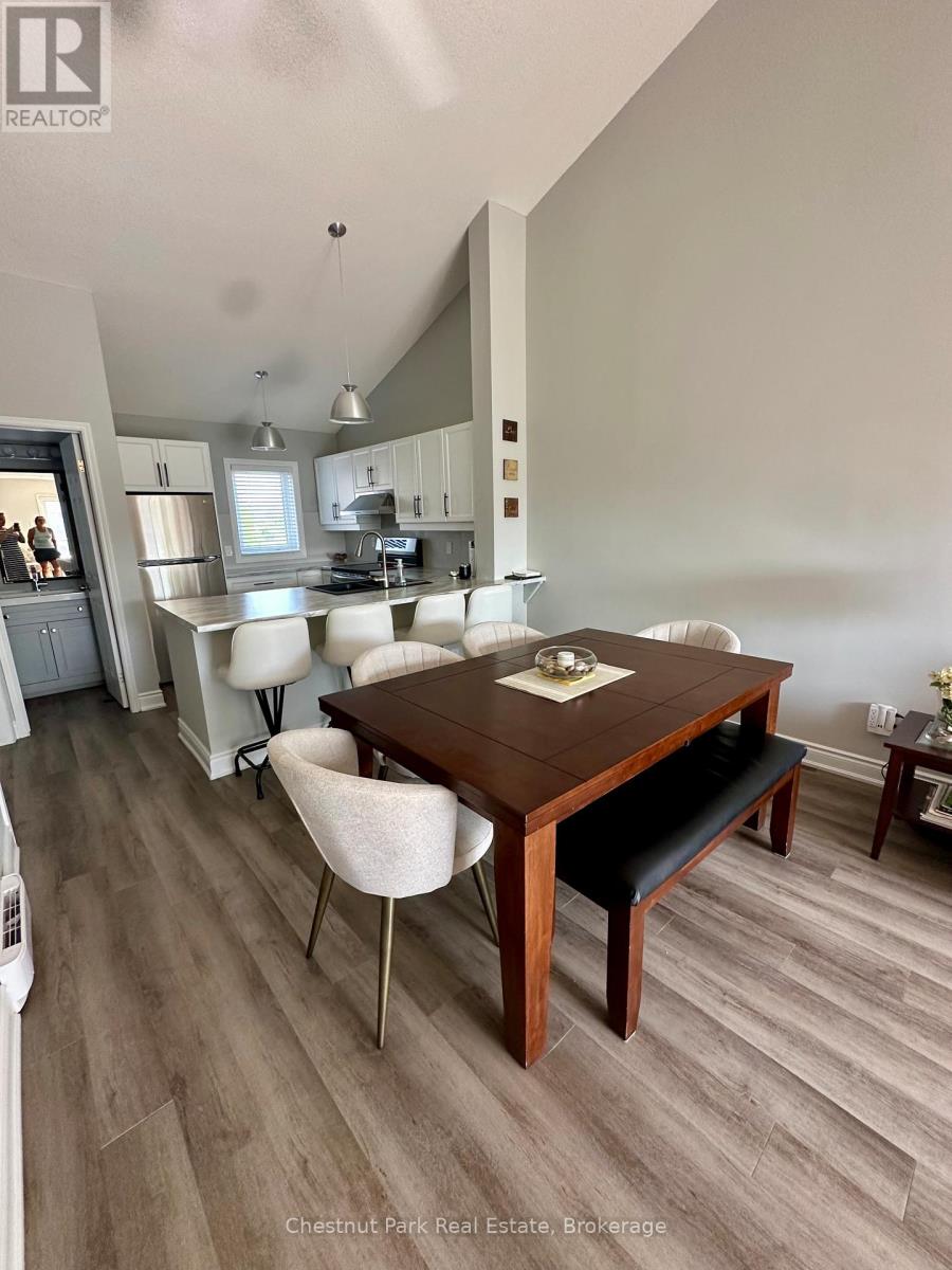 Photo 11 of 832 Suncrest Circle, Collingwood ON