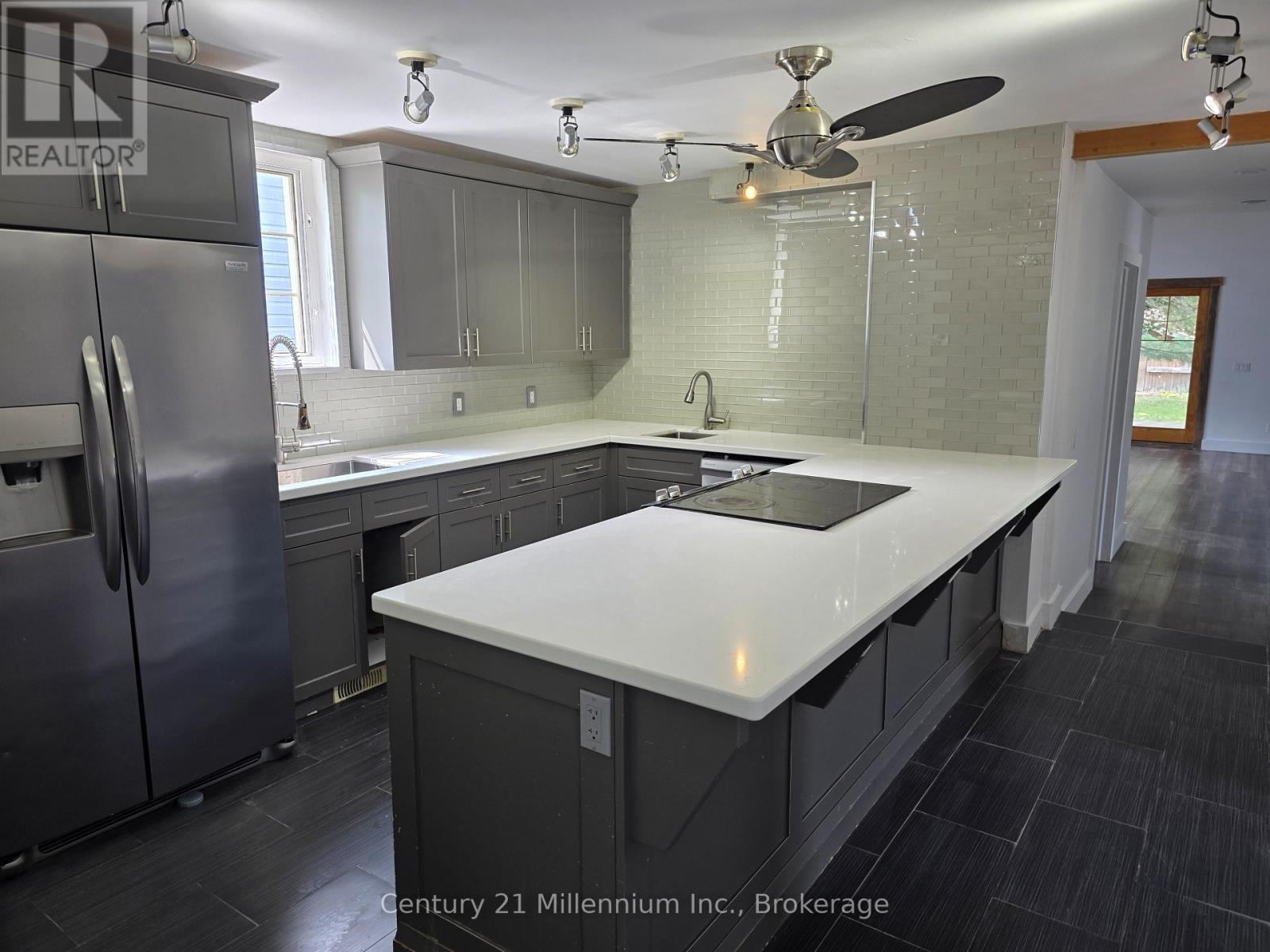Photo 10 of 22 Market Street, Collingwood ON