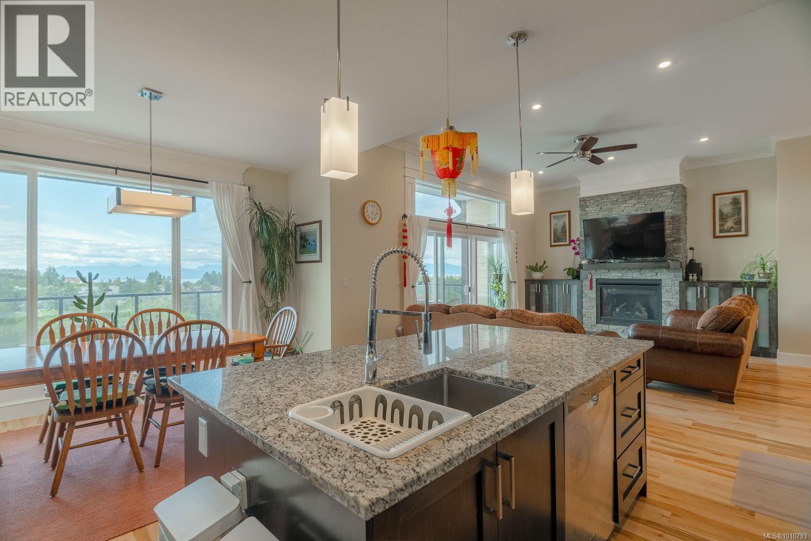 Photo 10 of 4626 Sheridan Ridge Rd, Nanaimo BC