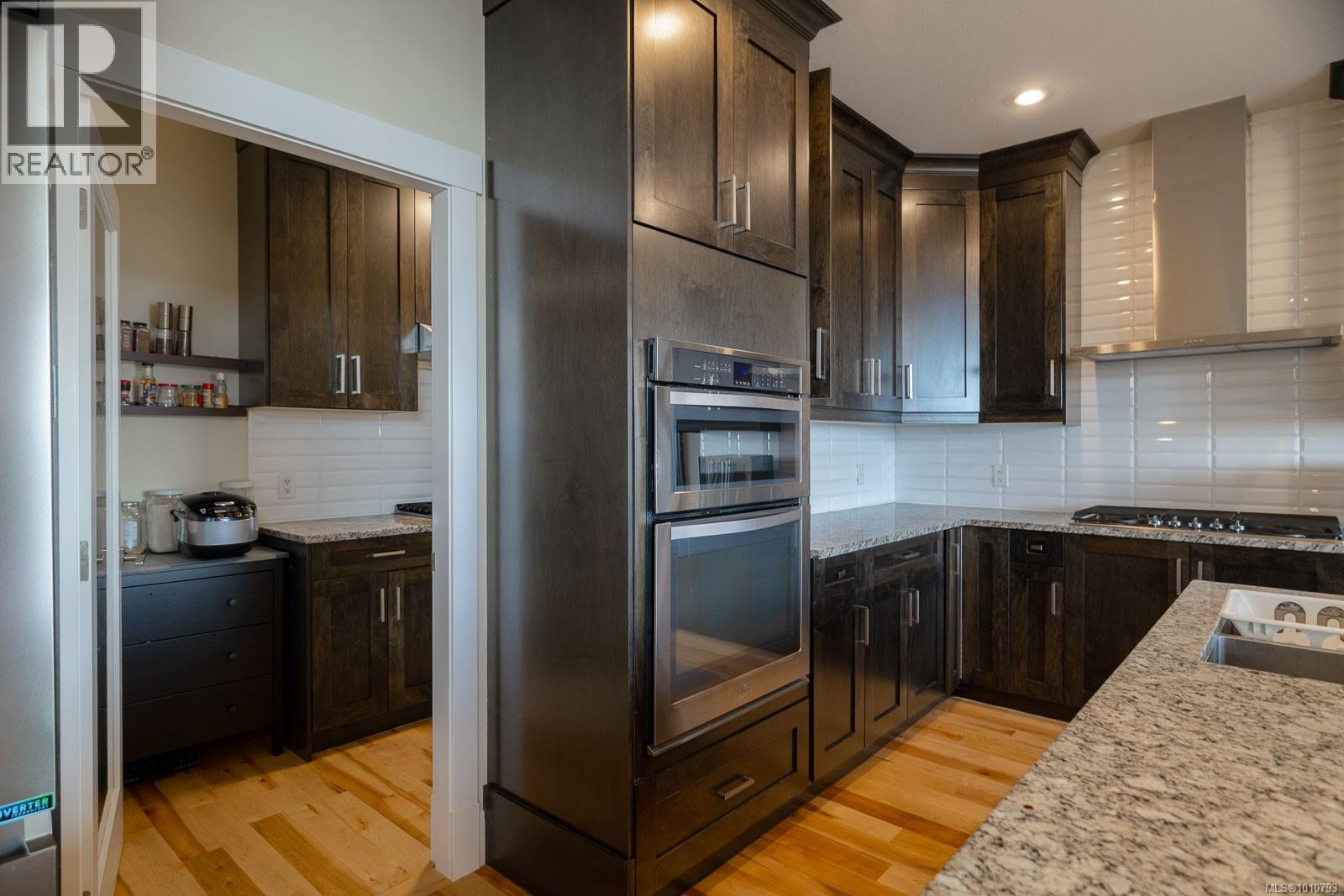 Photo 11 of 4626 Sheridan Ridge Rd, Nanaimo BC