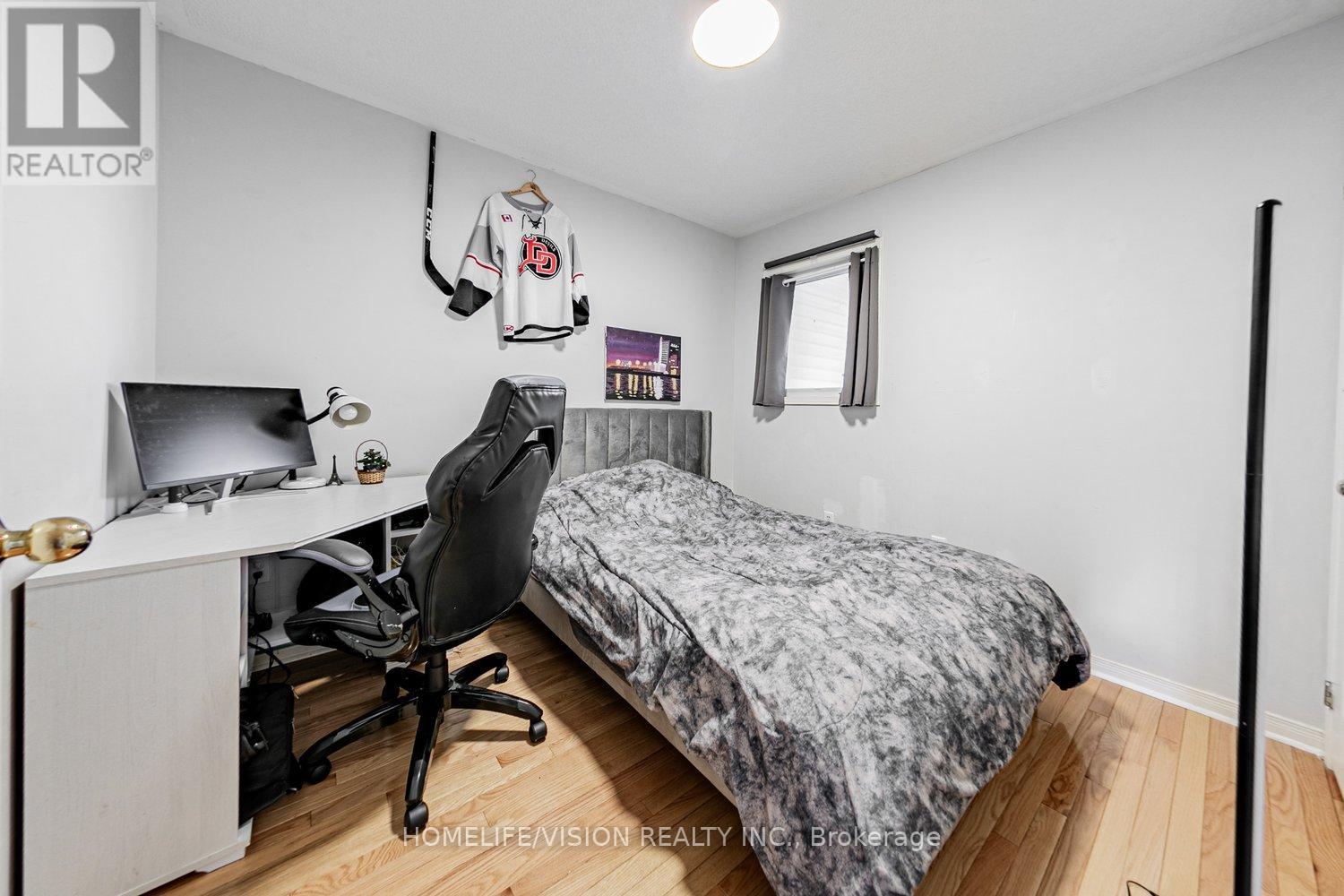 Photo 7 of 10 Odoardo Disanto Circle, Toronto ON
