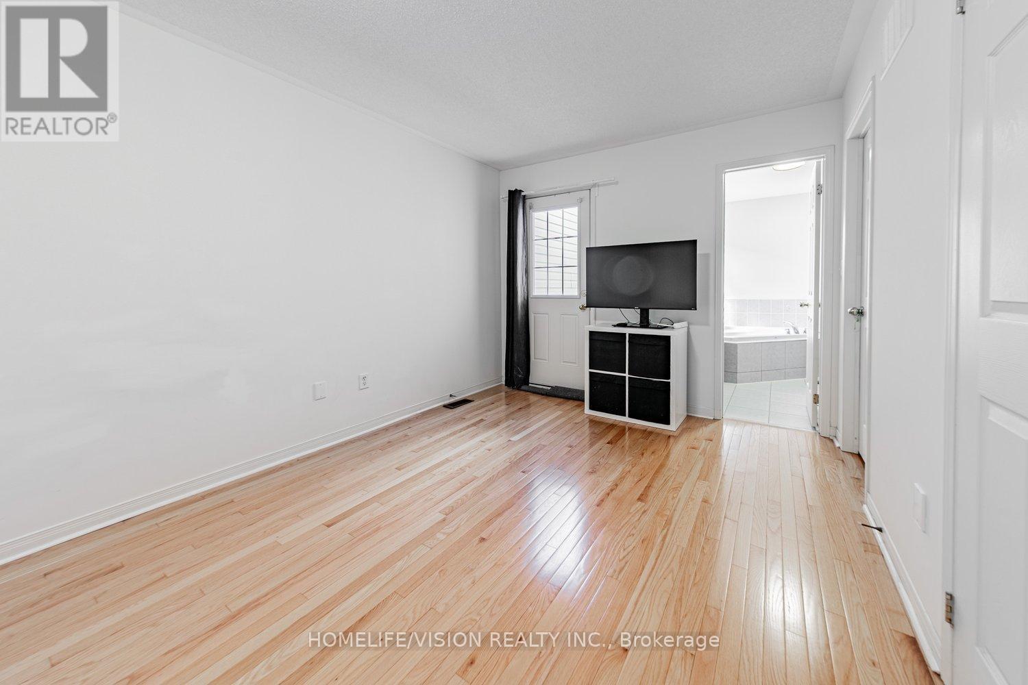 Photo 36 of 10 Odoardo Disanto Circle, Toronto ON
