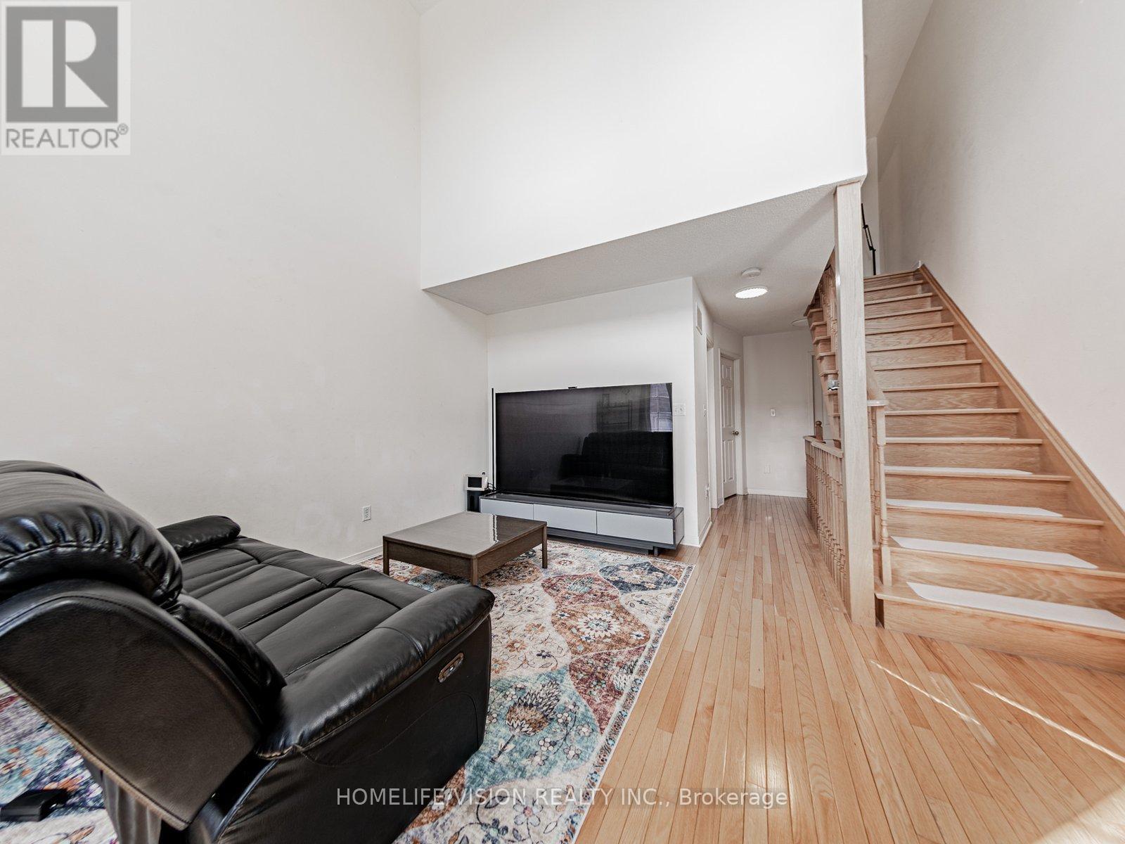 Photo 34 of 10 Odoardo Disanto Circle, Toronto ON
