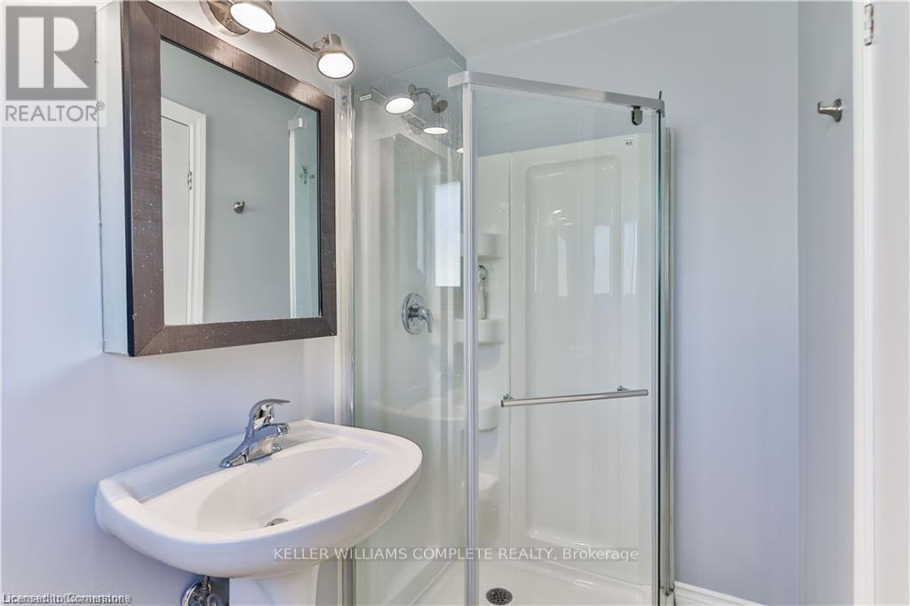 Photo 45 of 98 Thomas Avenue, Brantford ON