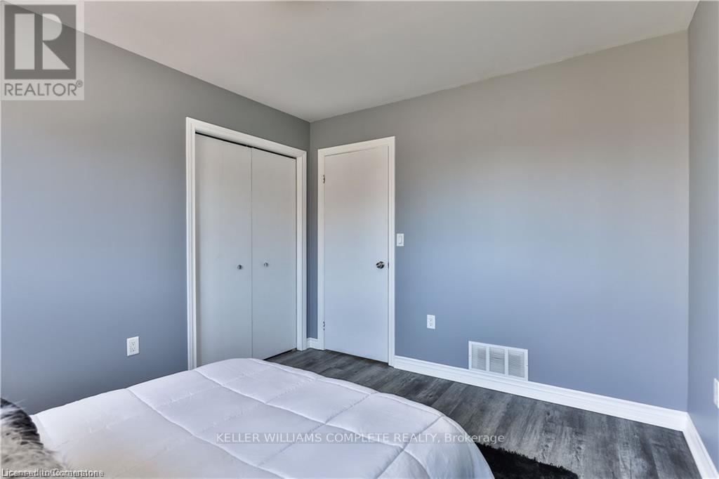 Photo 3 of 98 Thomas Avenue, Brantford ON