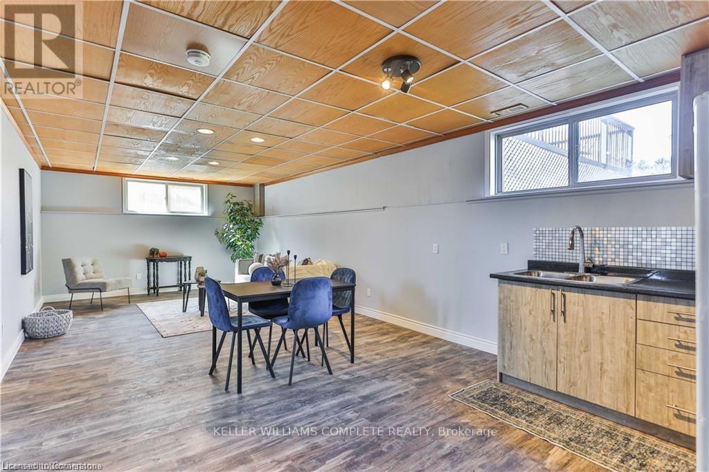Photo 49 of 98 Thomas Avenue, Brantford ON