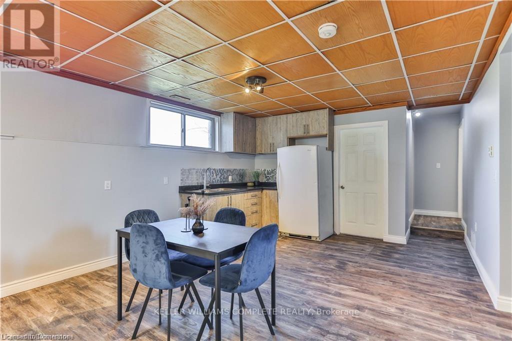 Photo 2 of 98 Thomas Avenue, Brantford ON