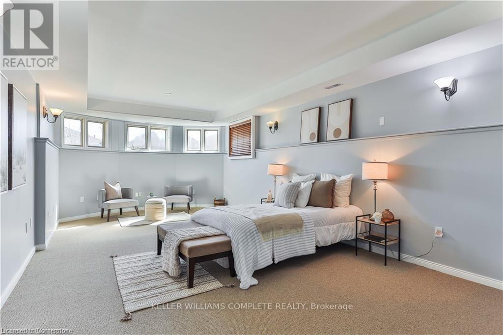 Photo 26 of 98 Thomas Avenue, Brantford ON