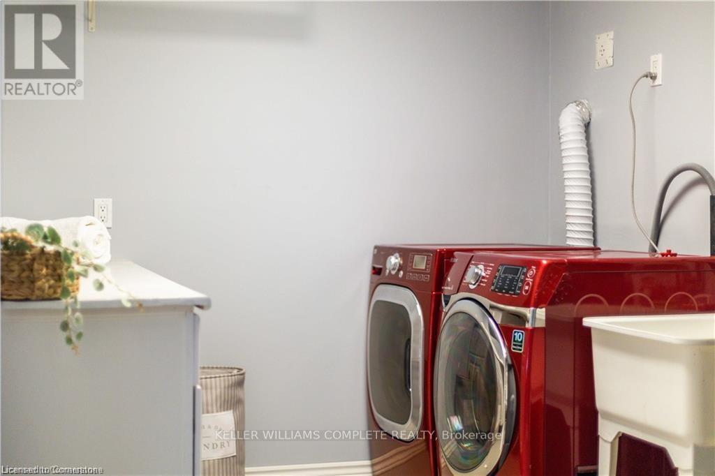 Photo 29 of 98 Thomas Avenue, Brantford ON