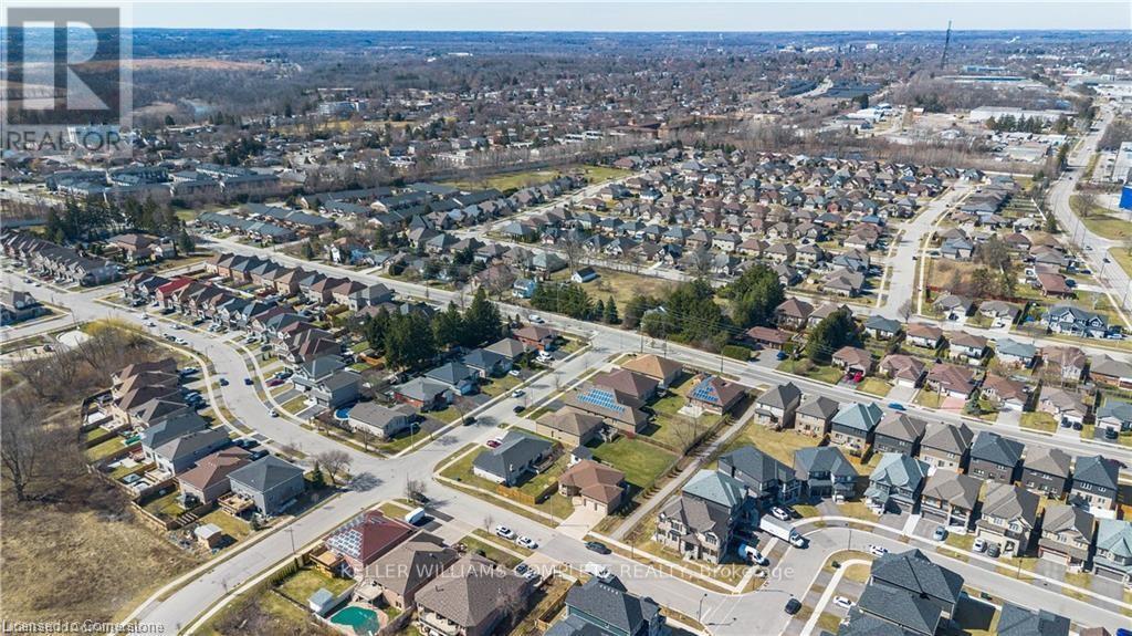 Photo 40 of 98 Thomas Avenue, Brantford ON