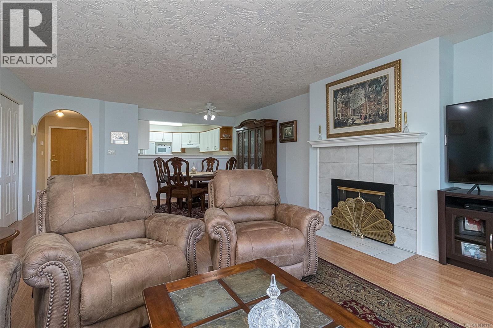 Photo 19 of 204 9717 Third St, Sidney BC