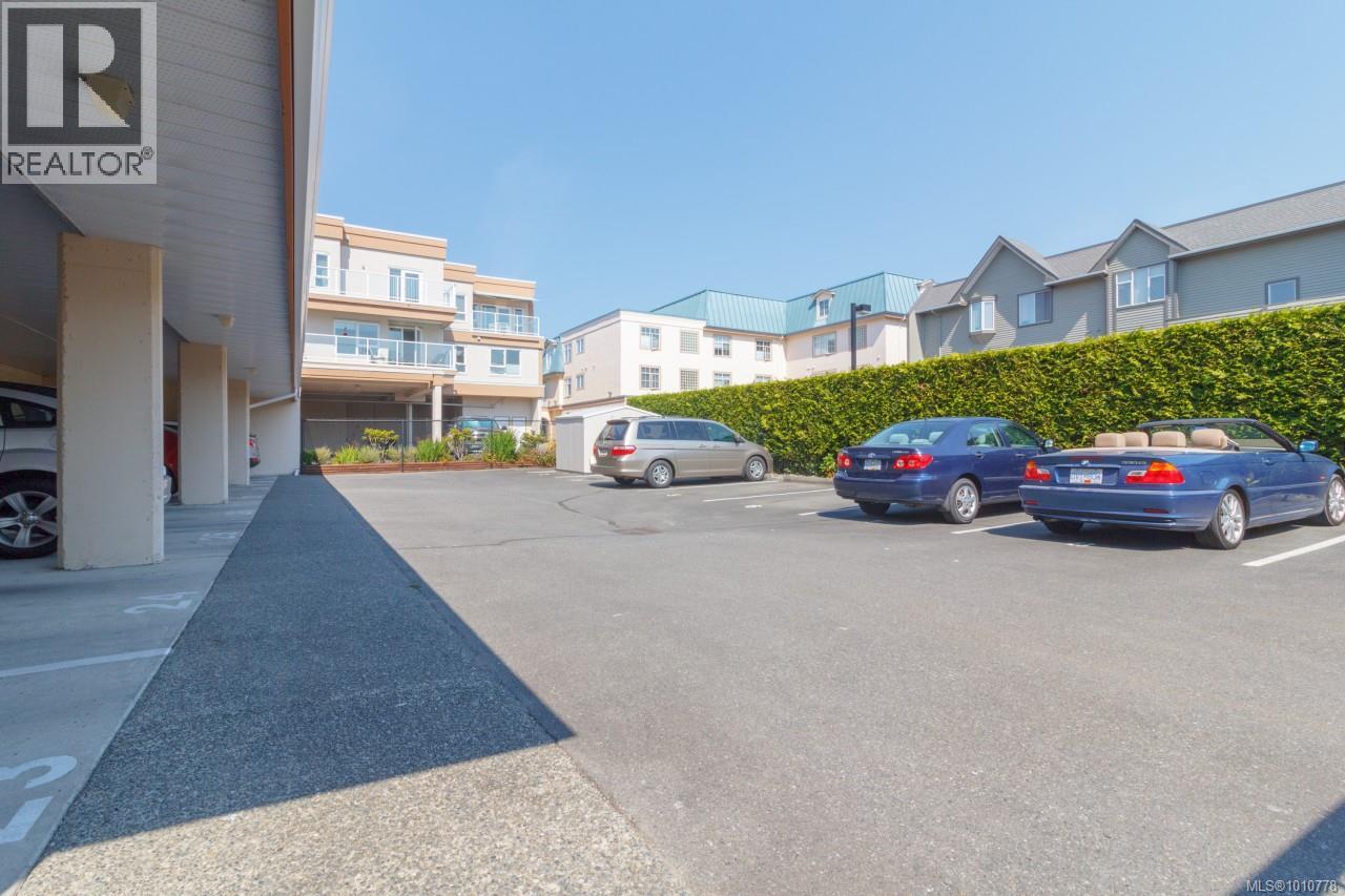 Photo 11 of 204 9717 Third St, Sidney BC