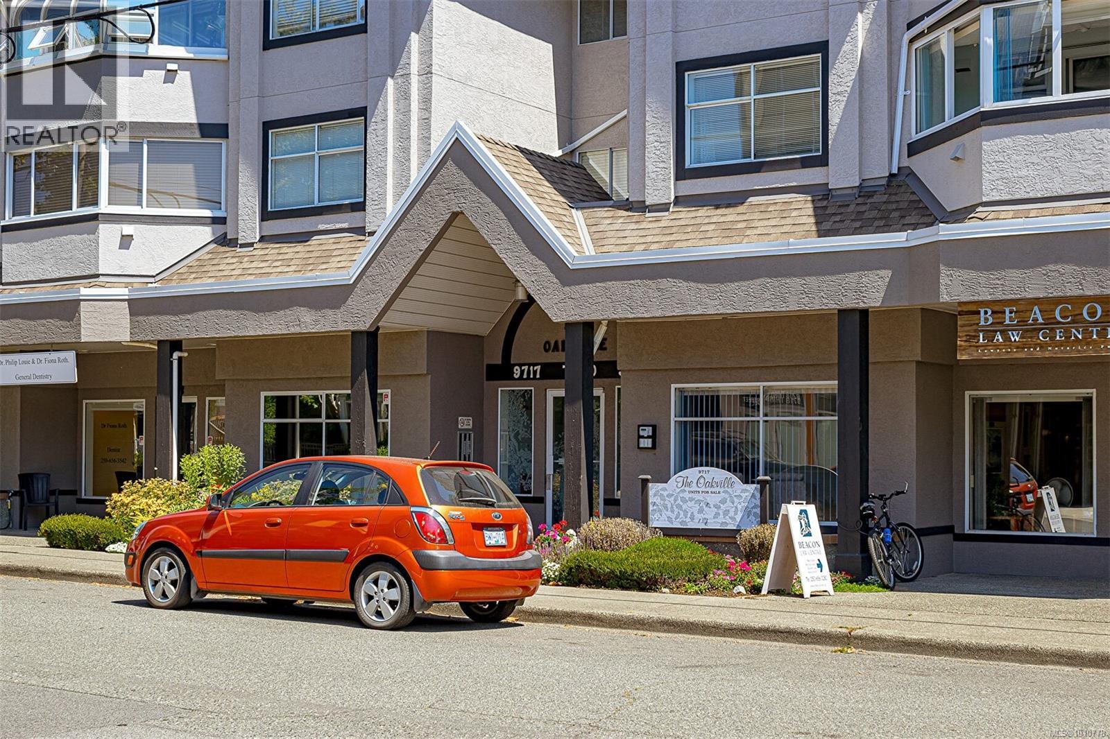 Photo 25 of 204 9717 Third St, Sidney BC