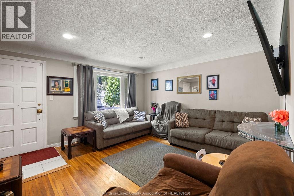 Photo 17 of 3821 Vaughan Street, Windsor ON