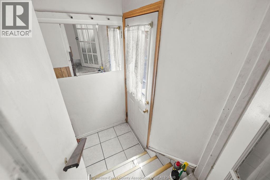Photo 10 of 3821 Vaughan Street, Windsor ON