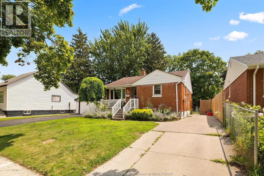Photo 3 of 3821 Vaughan Street, Windsor ON